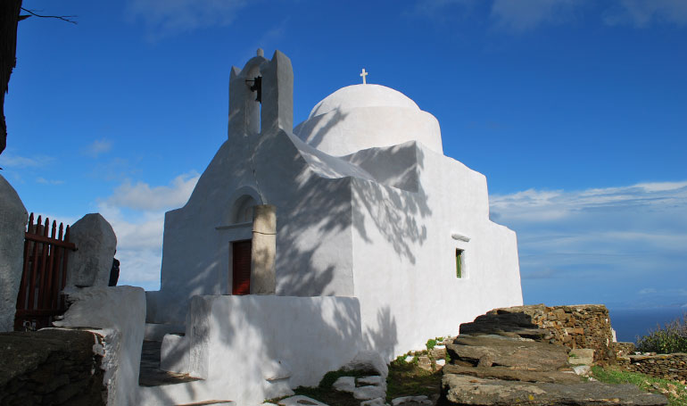 Εκκλησάκι στα Εξάμπελα της Σίφνου